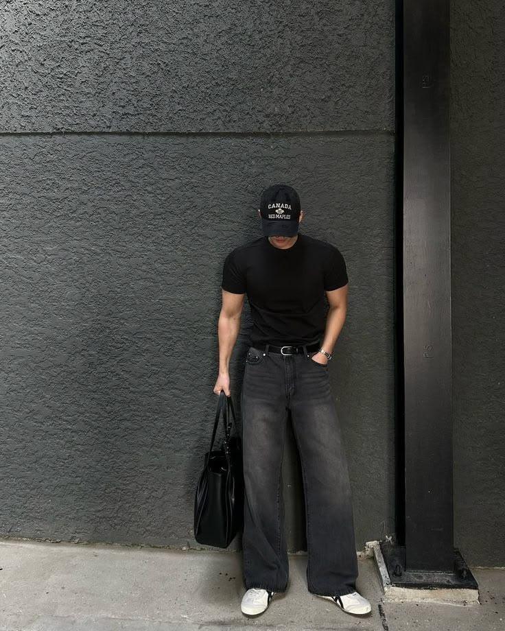 Black t-shirt with straight dark denim outfit